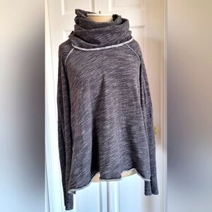 FREE PEOPLE Beach sweater. Size: M